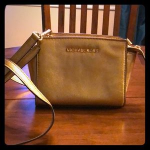 Michael Kors Bags - Michael Kors small cross body bag Michael Kors Bags - Michael Kors small cross body bag